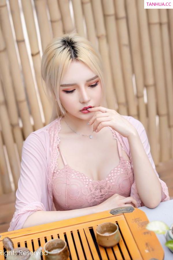 王昭璐 Lovely璐璐 [XiuRen]高清写真图 2020.09.22 No.2585 淼淼小姐姐呀第4张图片